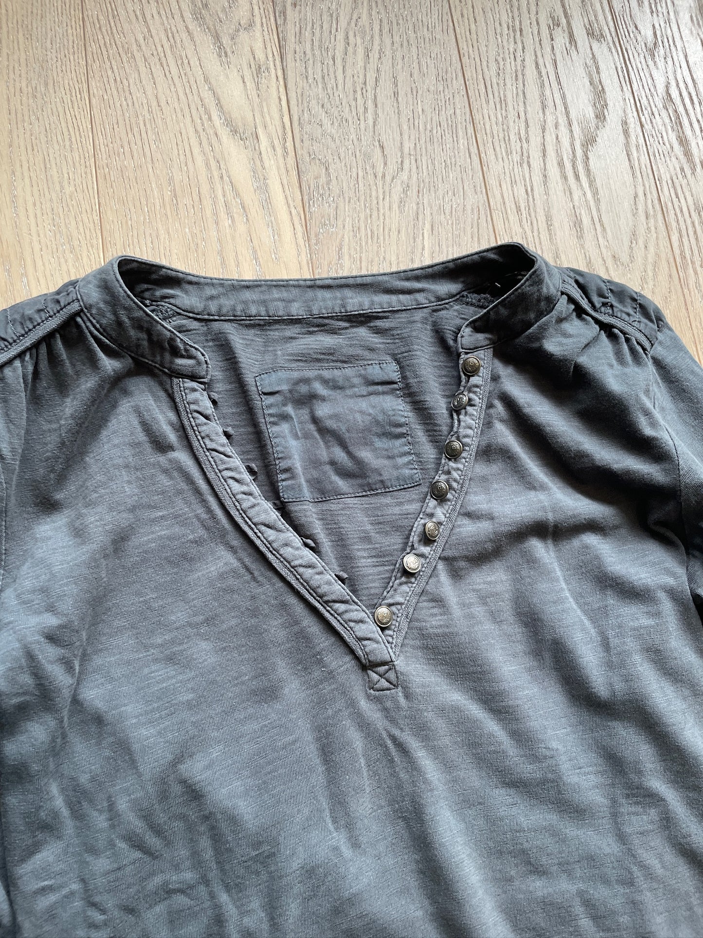 Vintage V-Neck Longsleeve