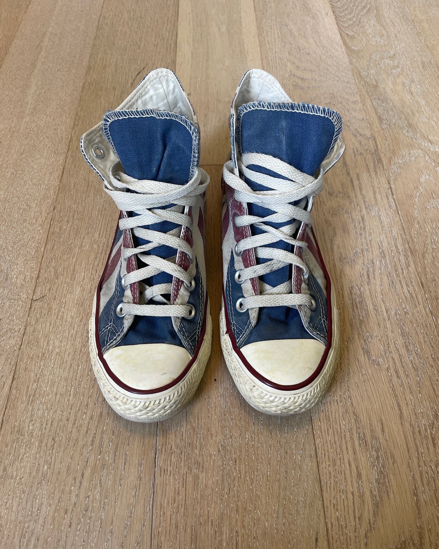 Vintage Union Jack Converse