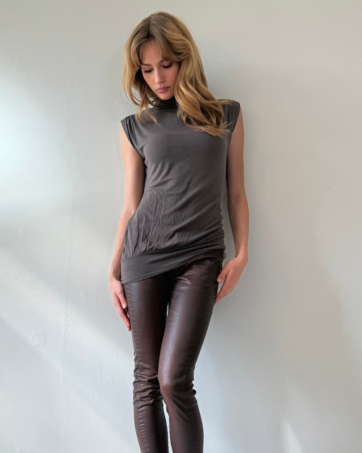 Vintage Sleeveless Turtlenecke Top