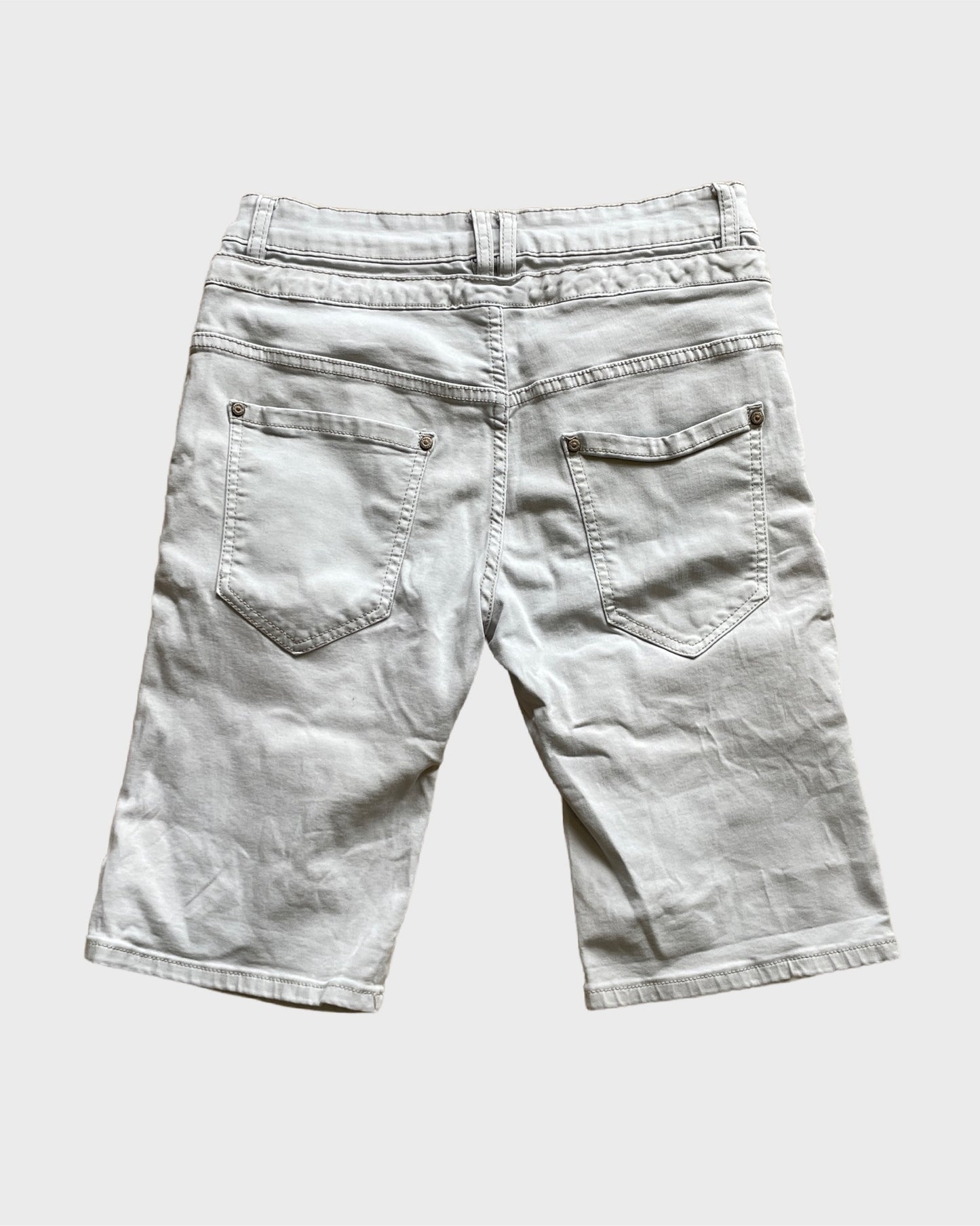 Vintage Capri Shorts with Zipper and Button Details