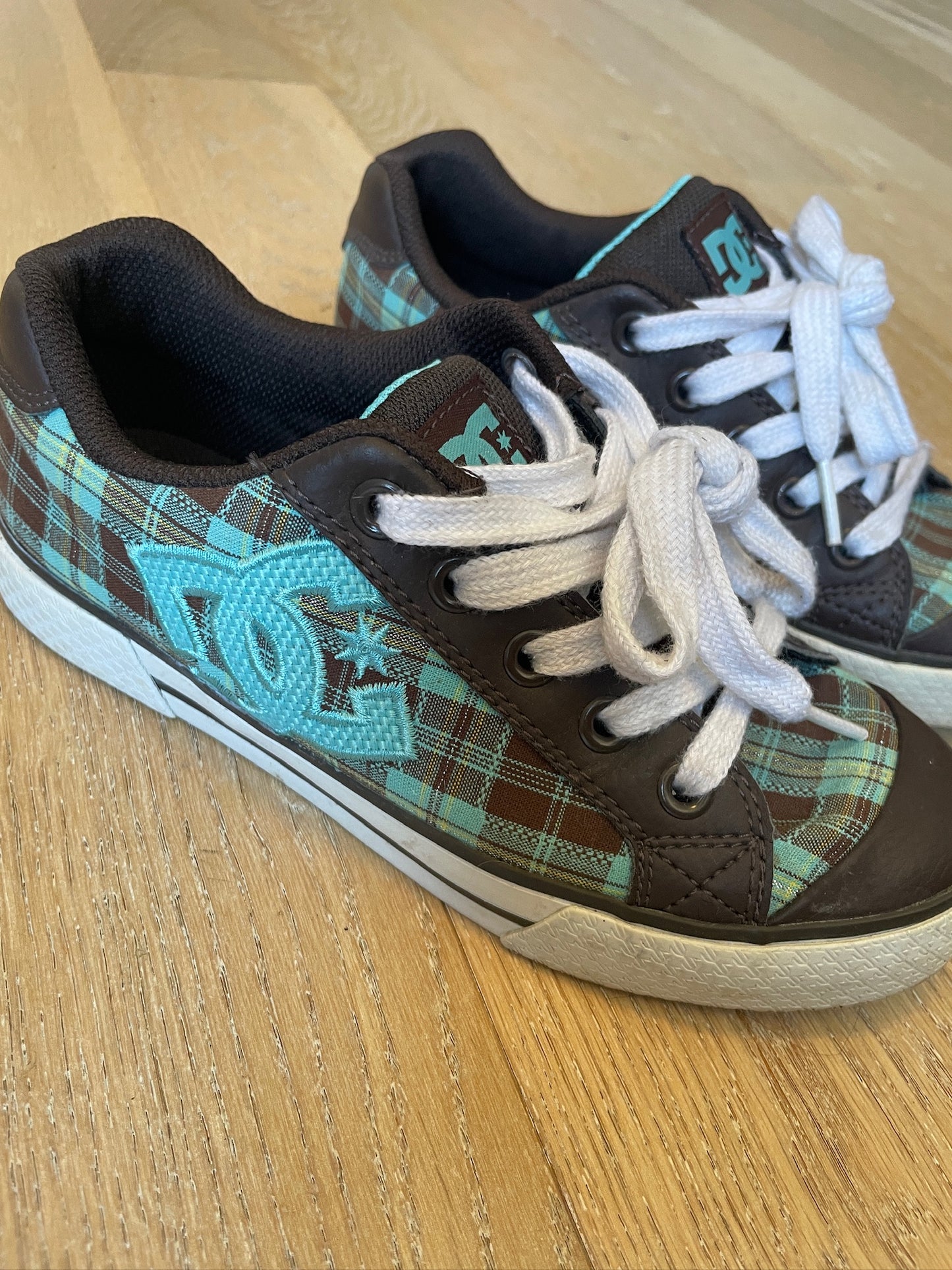 Vintage DC Shoes Teal Checkered Sneaker