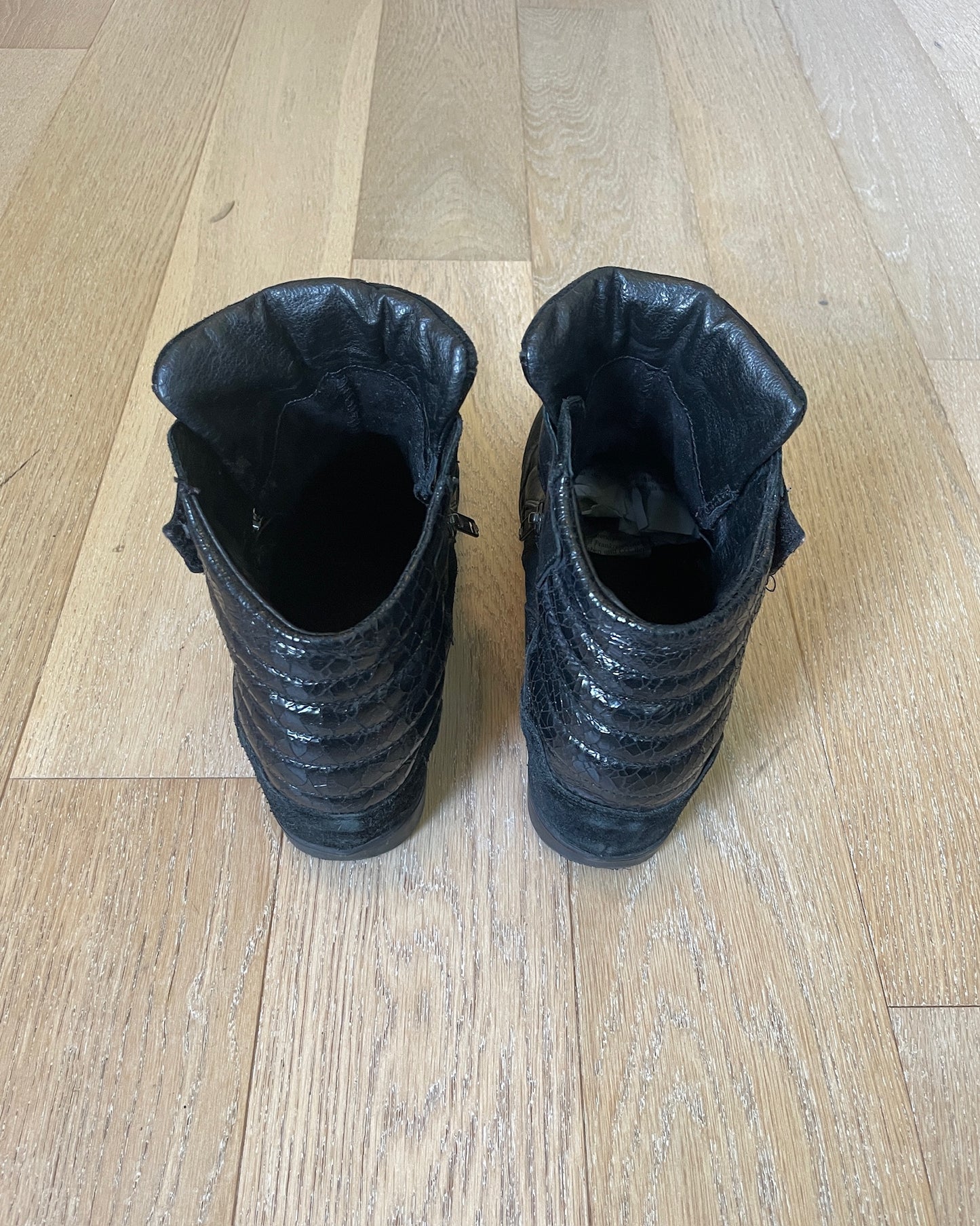 Vintage Zipper Wedge Sneaker