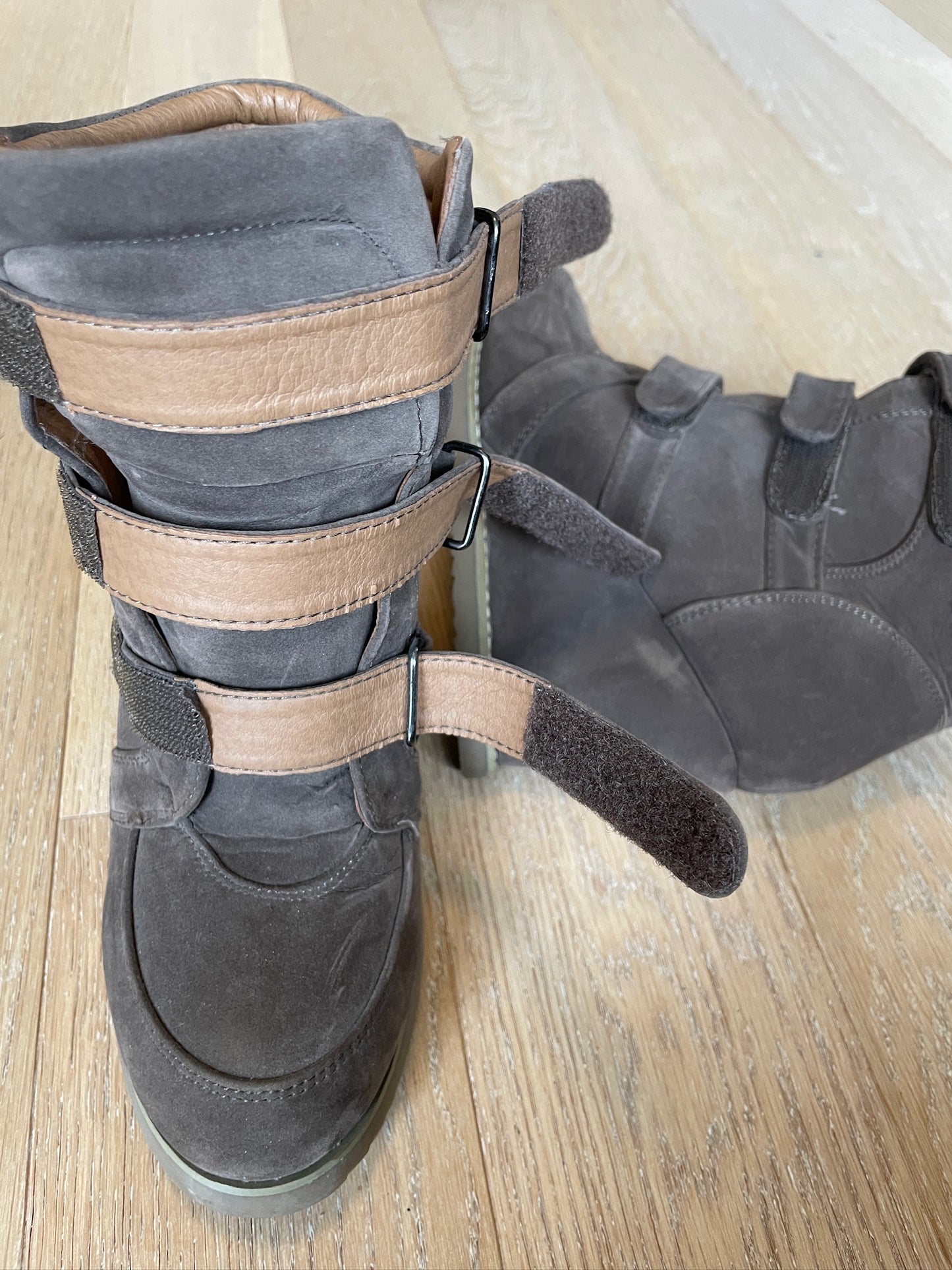 Vintage Buffalo Wedge Sneaker