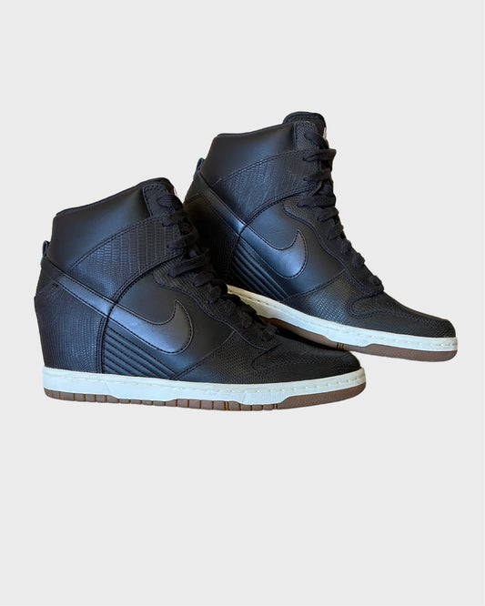 Vintage Nike Dunk Wedge Sneaker