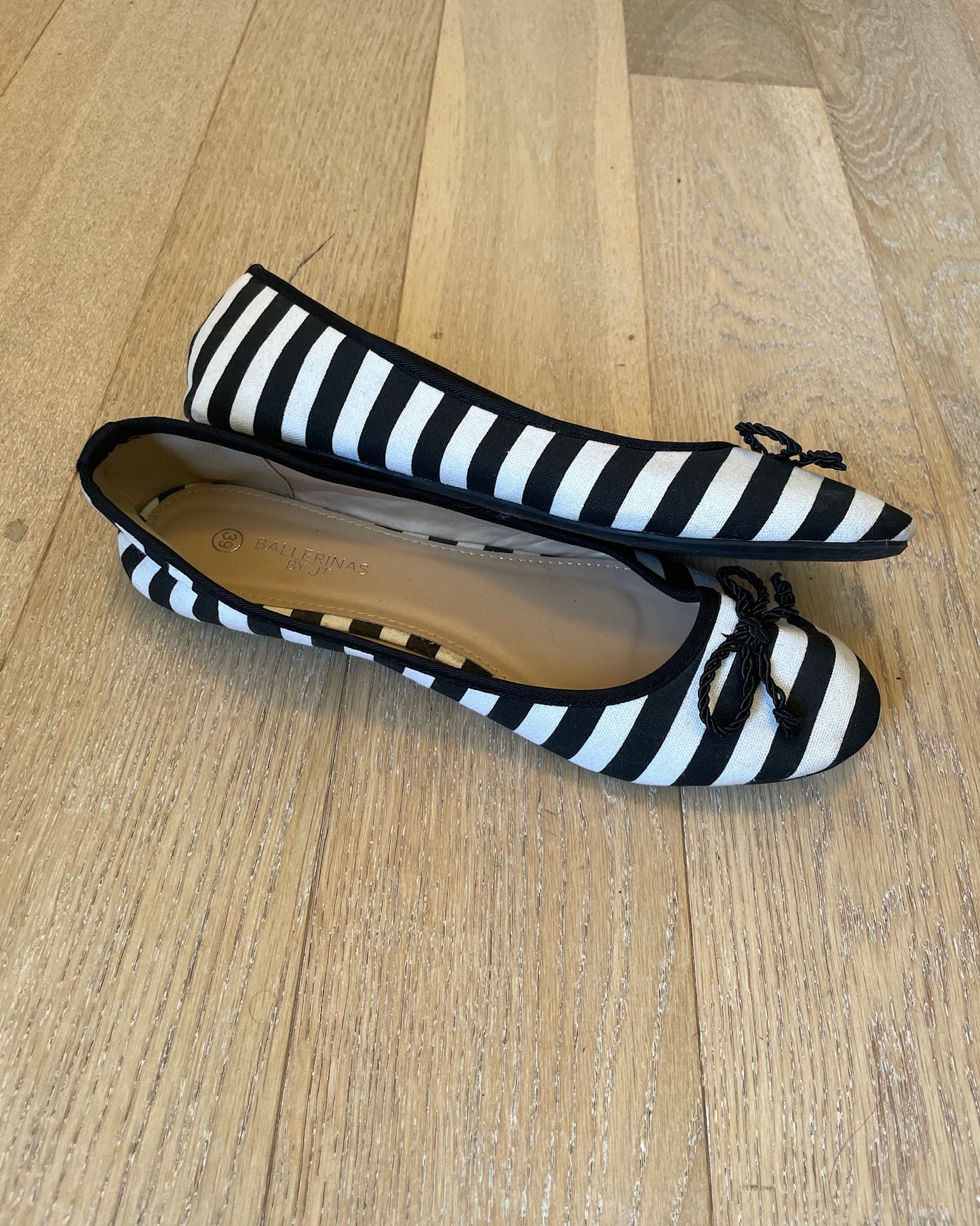 Vintage Striped Ballerinas