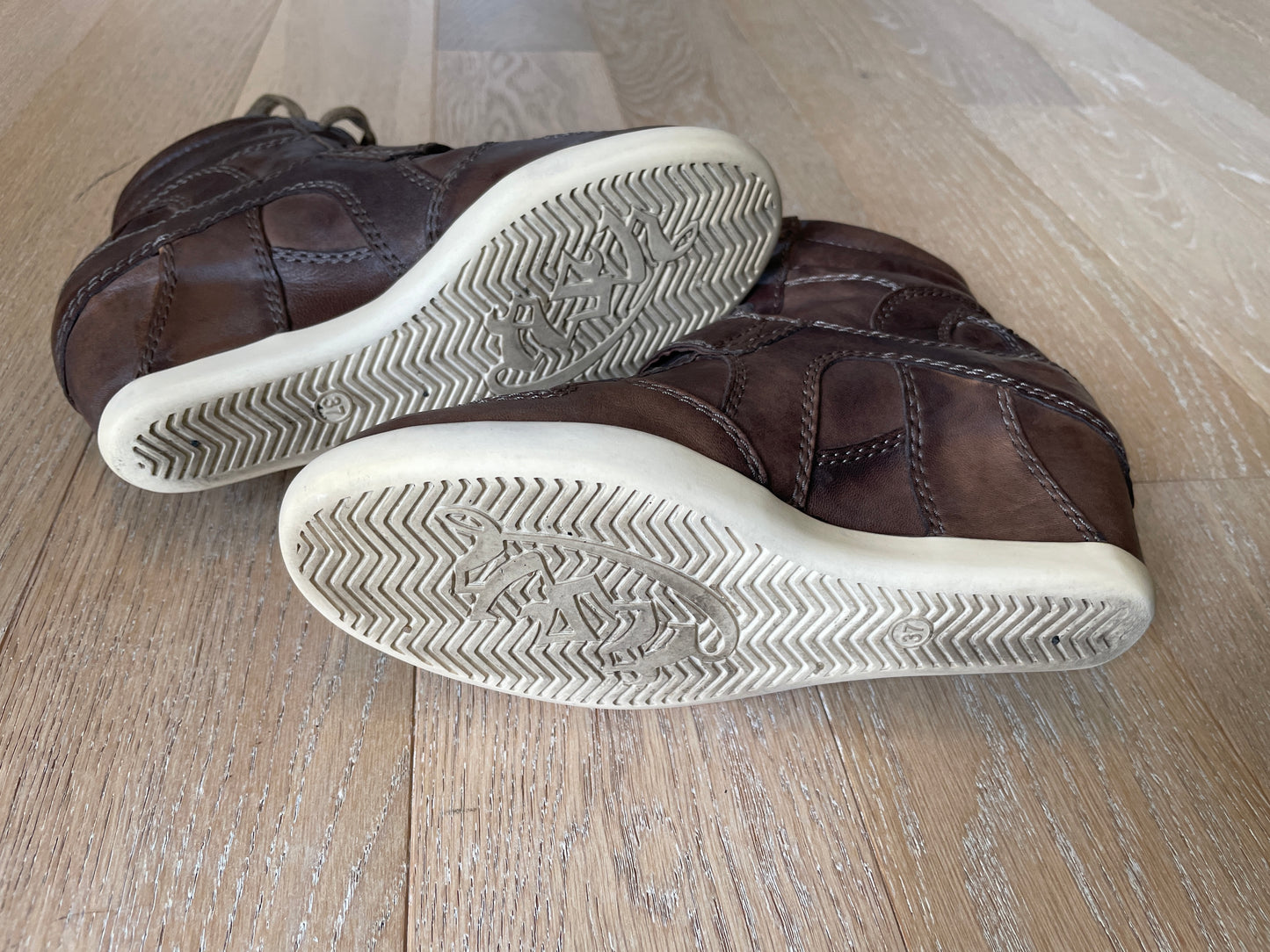 Vintage Leather ASH Heel Sneaker