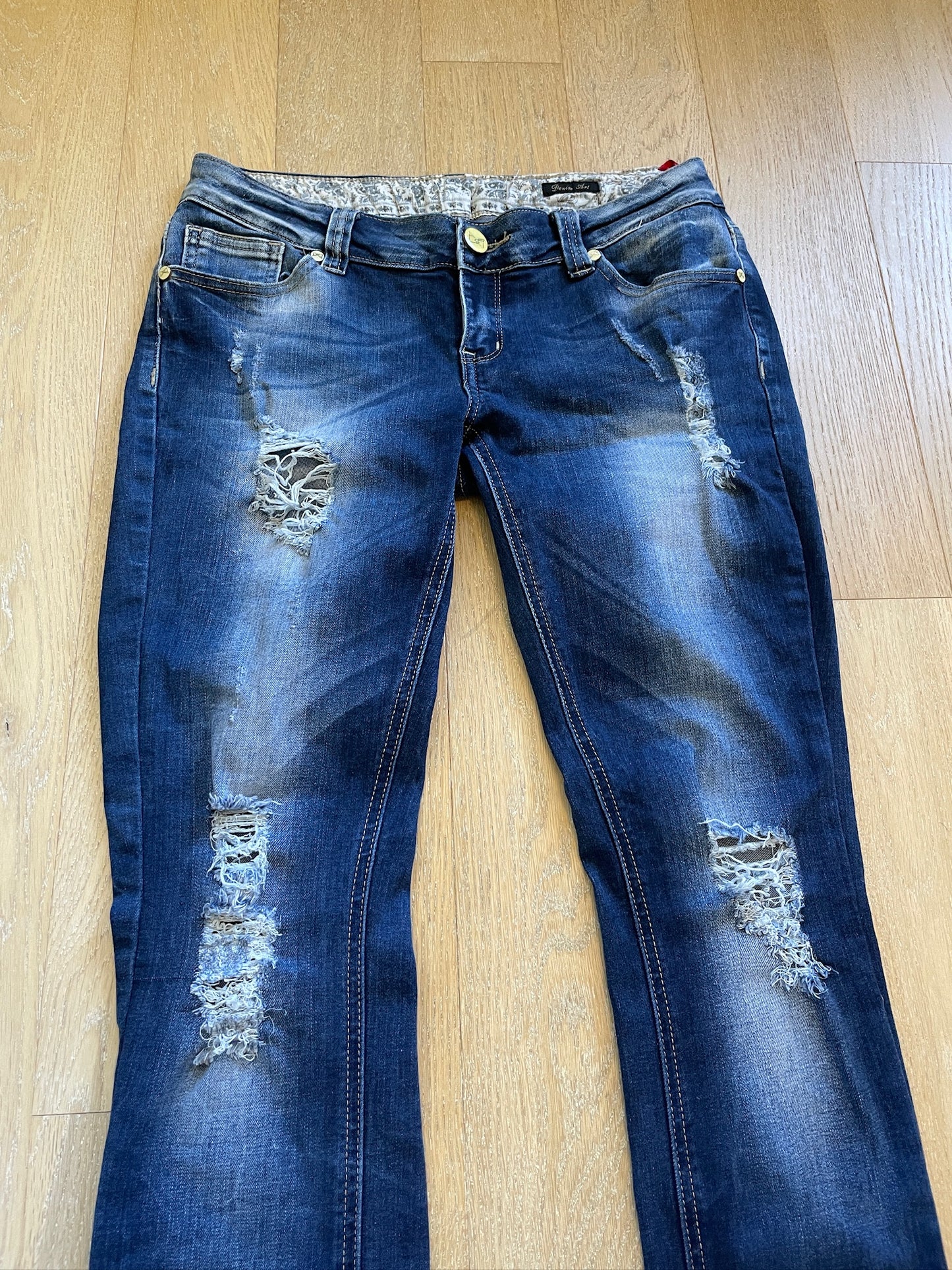 Vintage Ripped Skinny Jeans