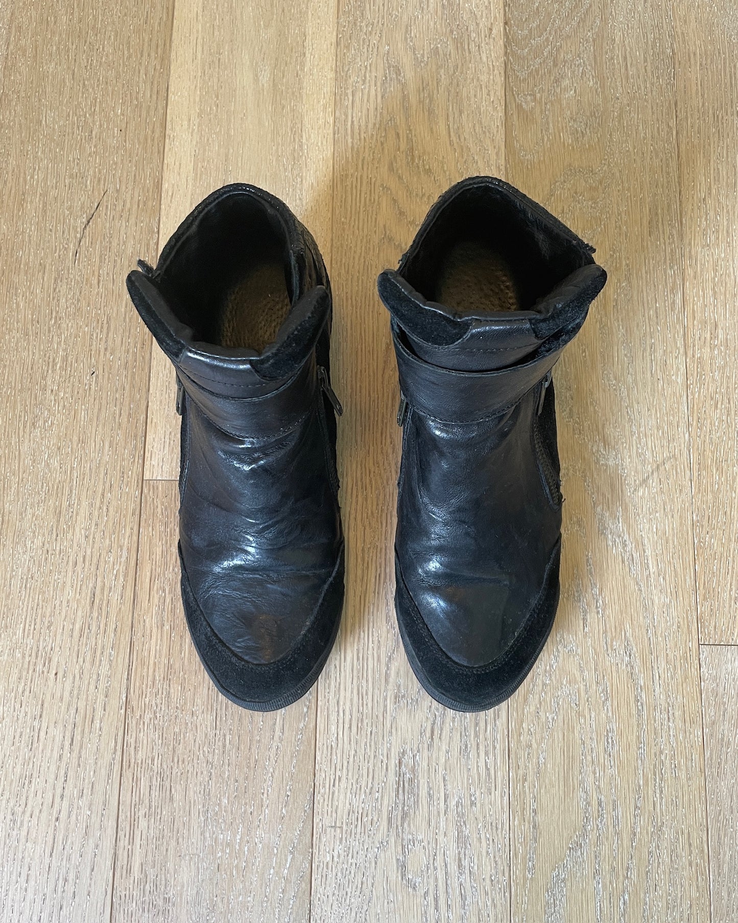 Vintage Zipper Wedge Sneaker