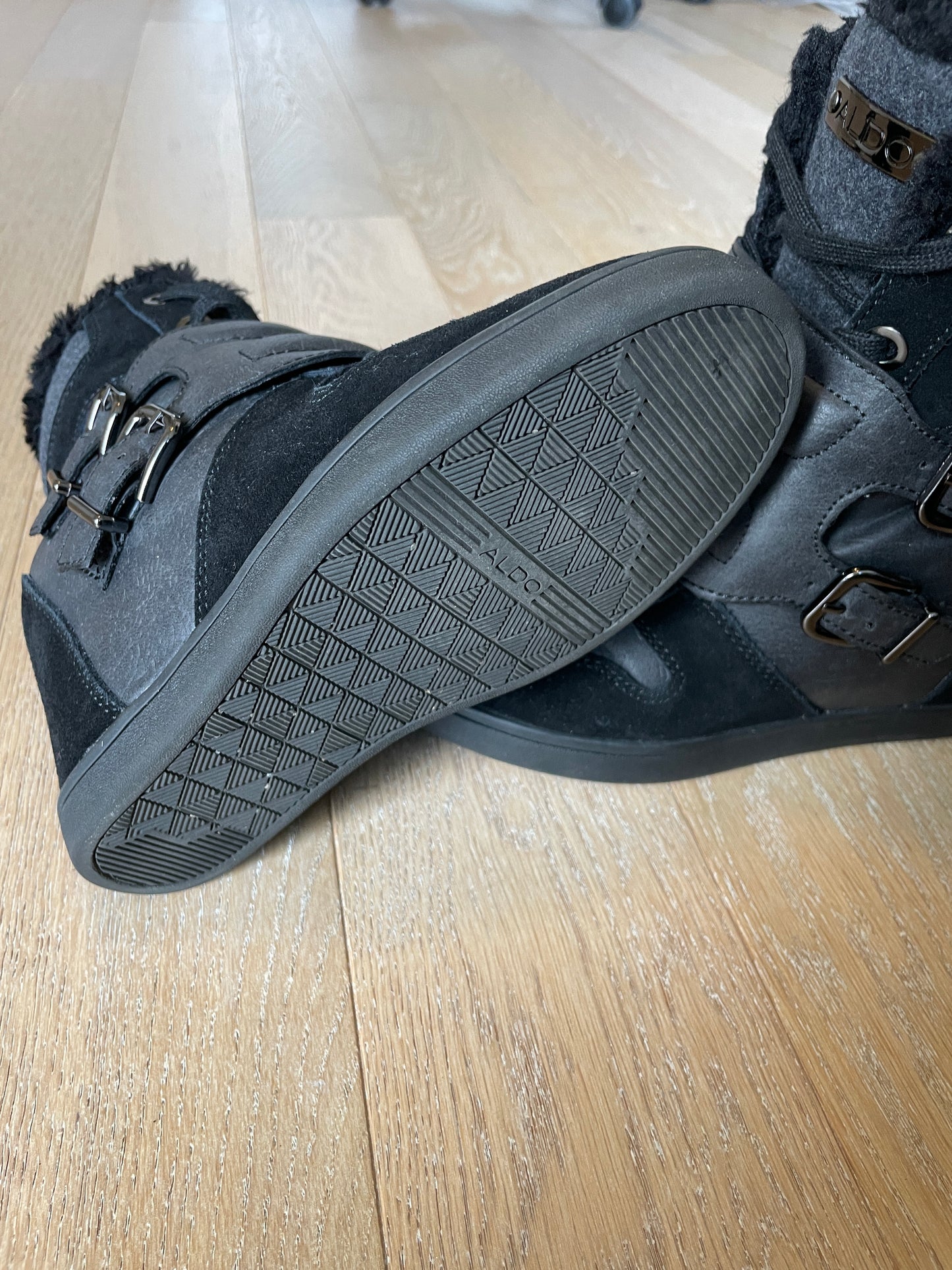 Vintage Fur Heel Sneaker