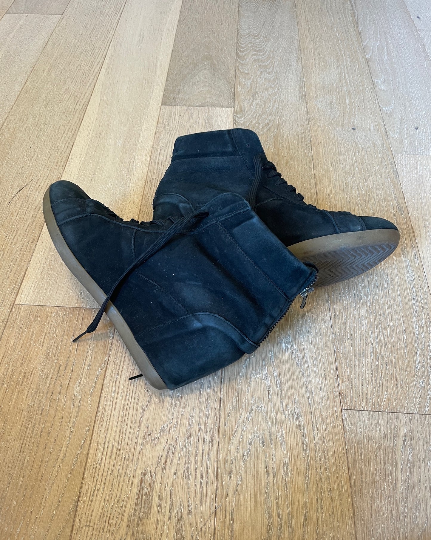 Vintage Studded Wedge Sneaker