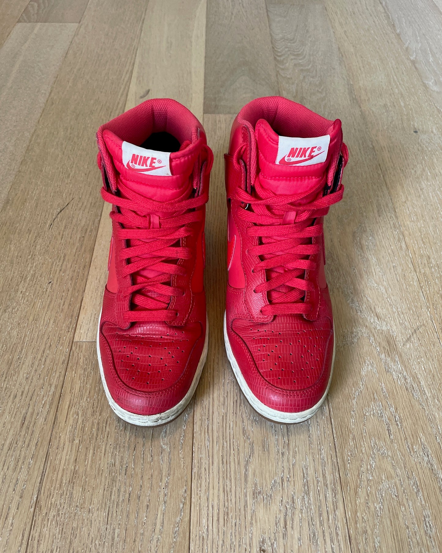 Vintage Nike Dunk Wedge Sneaker