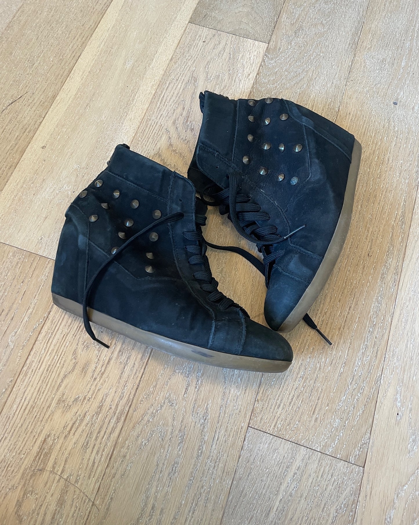 Vintage Studded Wedge Sneaker