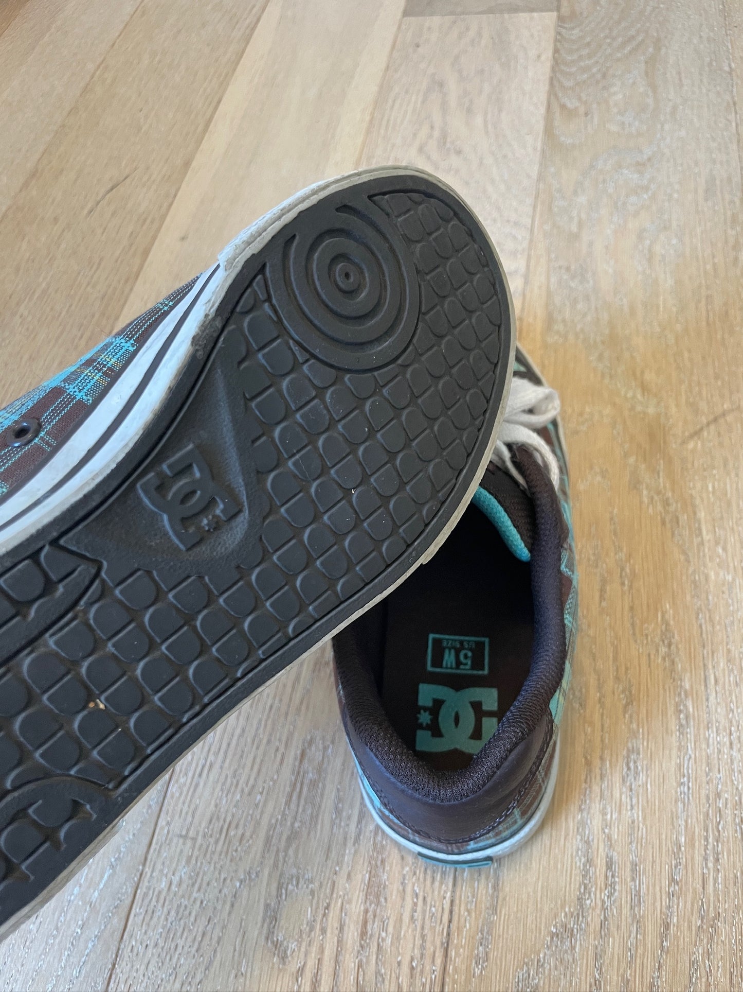 Vintage DC Shoes Teal Checkered Sneaker