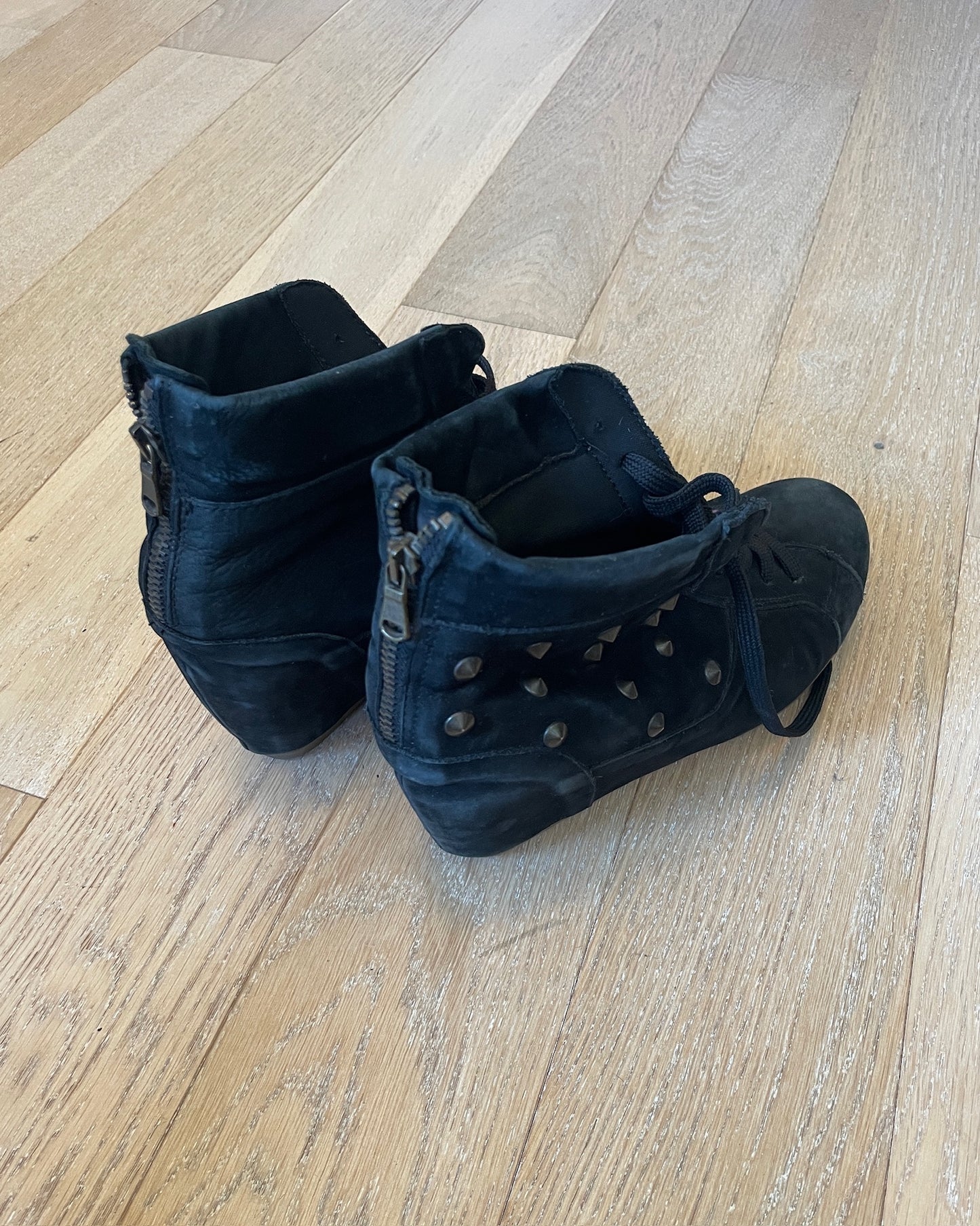 Vintage Studded Wedge Sneaker