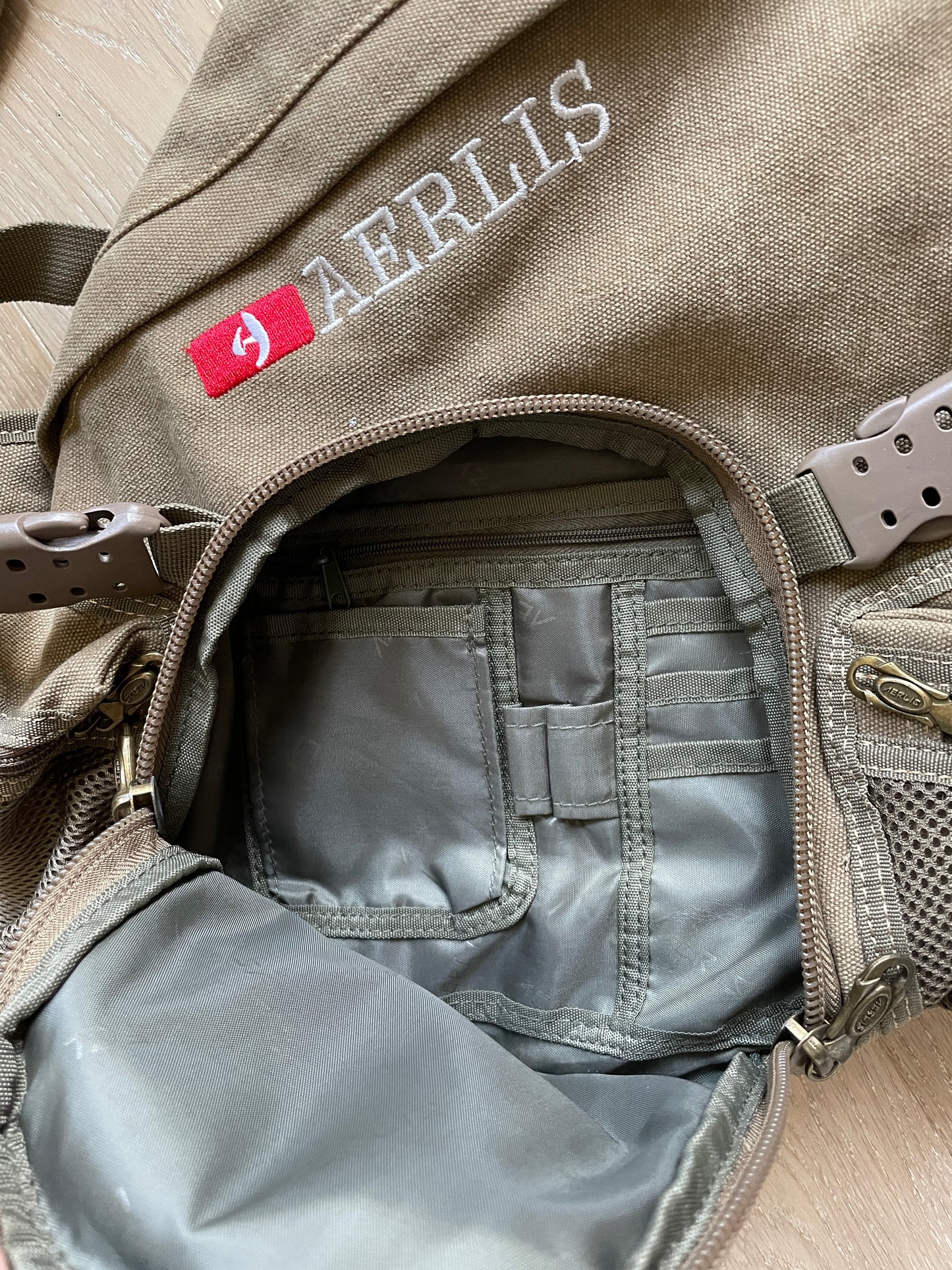 Vintage Aerlis Shoulder Bag